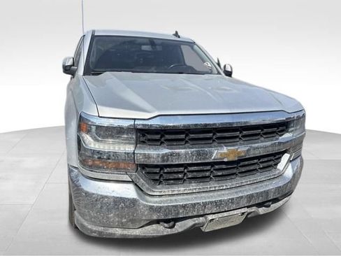 Used 2018 Chevrolet Silverado 1500 LT w/ Trailering Package AWD/4WD image 3