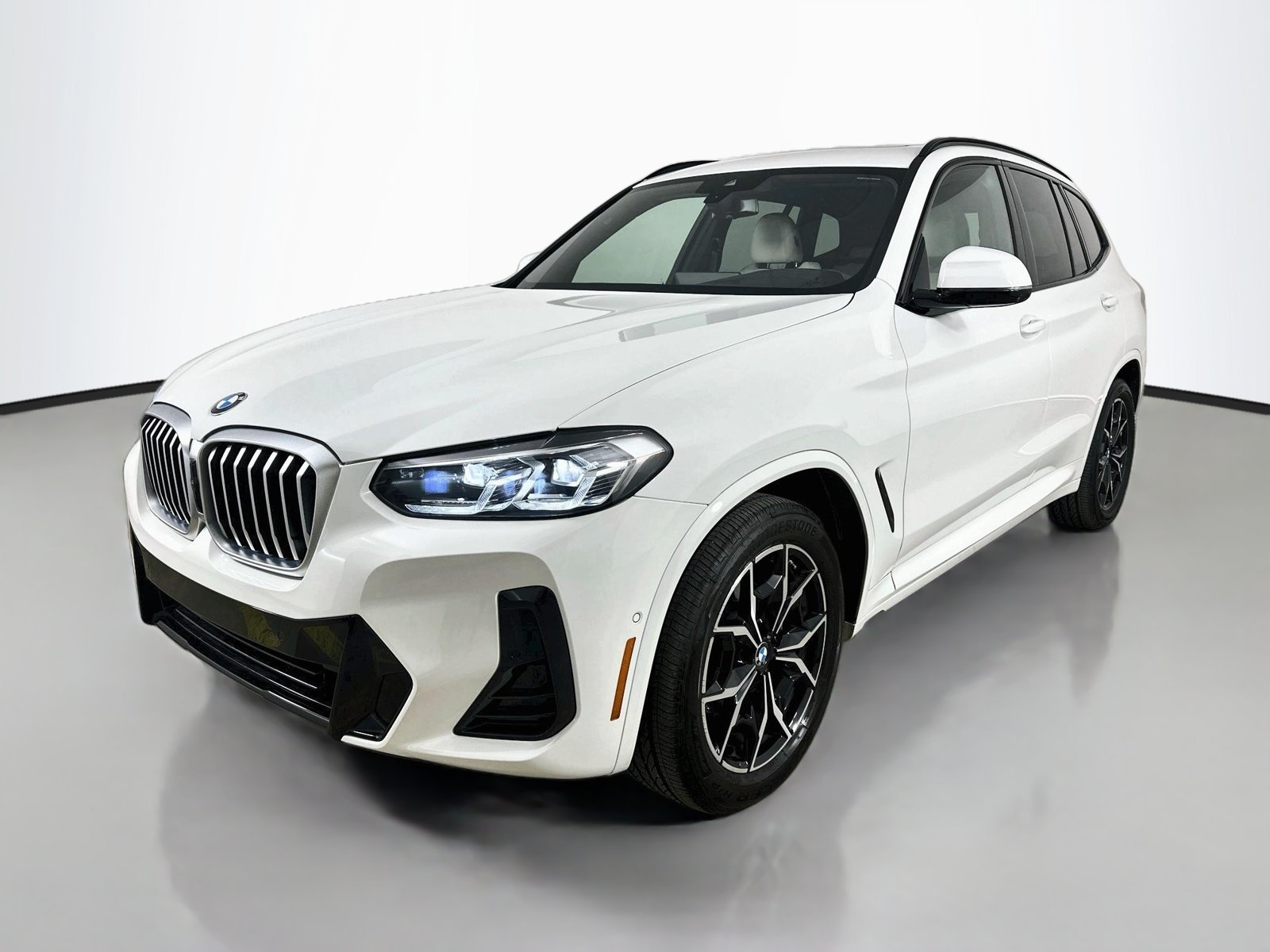 Used 2024 BMW X3 xDrive30i w/ Premium Package AWD/4WD image 1