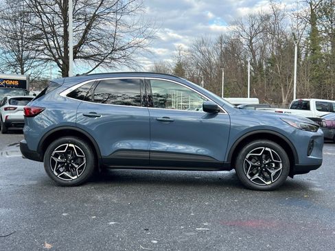 New 2026 Ford Escape Platinum w/ Premium Technology Package image 3