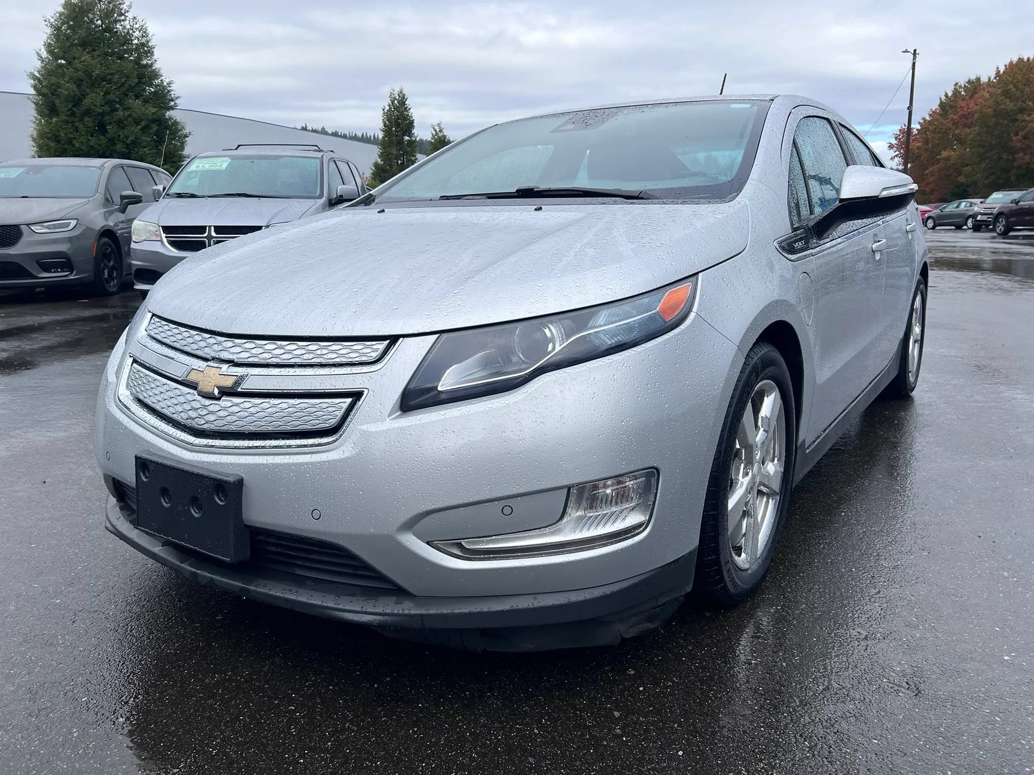 Used 2015 Chevrolet Volt Premium w/ Premium Trim Package FWD image 3