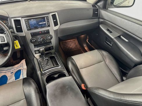 Used 2010 Jeep Grand Cherokee Laredo AWD/4WD image 28