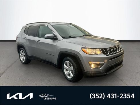 Used 2019 Jeep Compass Latitude w/ Popular Equipment Group FWD image 1