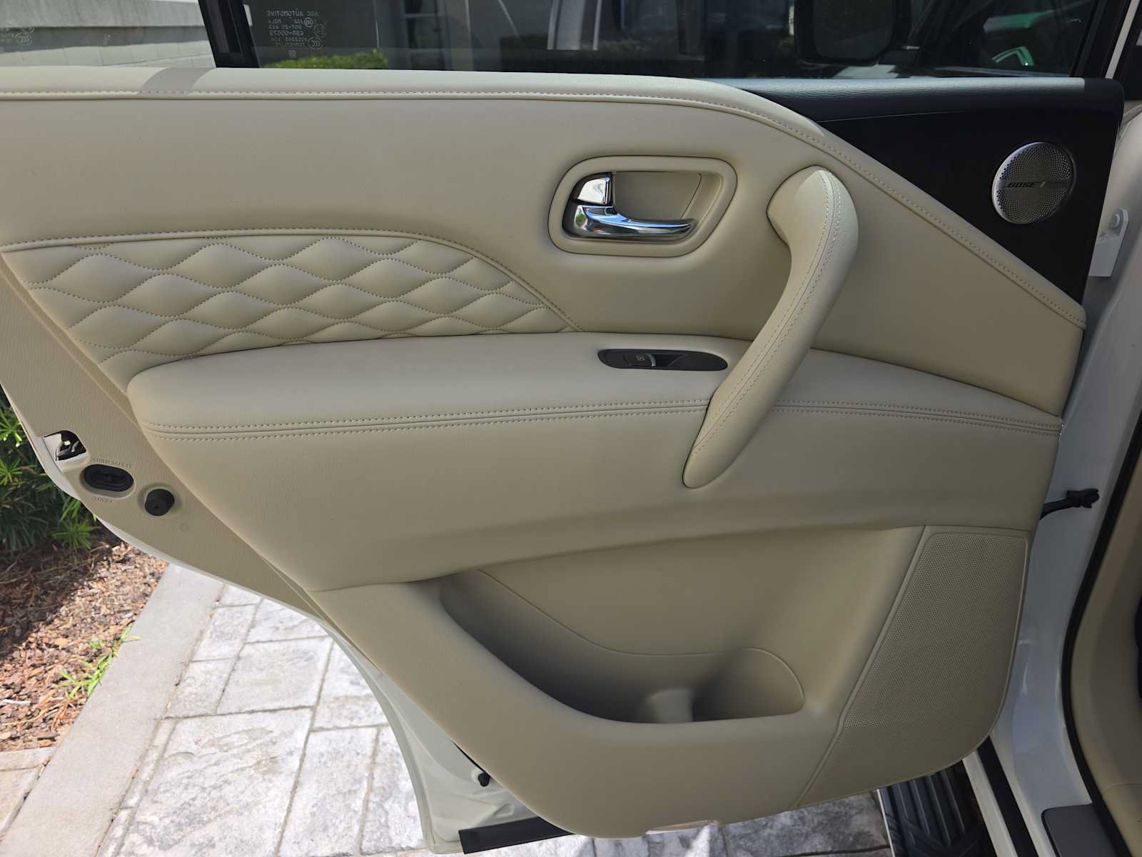 Used 2023 INFINITI QX80 Sensory w/ All-Season Package RWD image 11