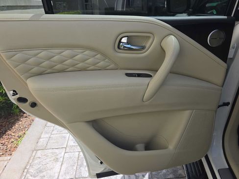 Used 2023 INFINITI QX80 Sensory w/ All-Season Package RWD image 11