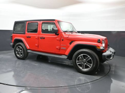 Used 2023 Jeep Wrangler Unlimited Sahara AWD/4WD image 30