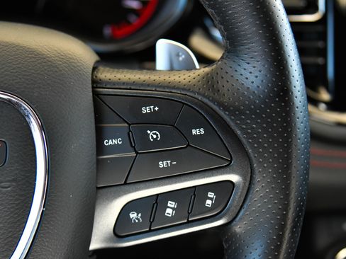 Used 2025 Dodge Durango GT AWD/4WD image 33