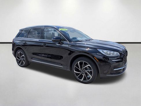 Used 2023 Lincoln Corsair Reserve w/ Equipment Group 201A image 2