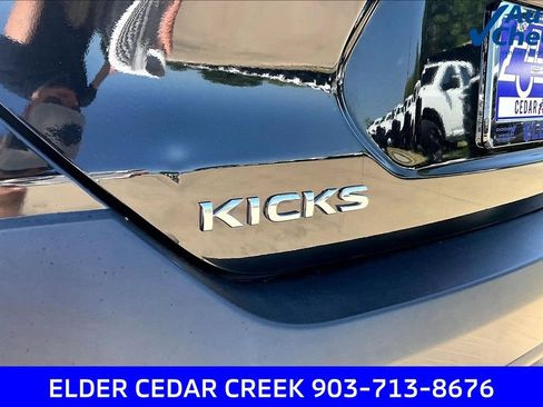 Used 2018 Nissan Kicks SV FWD image 9
