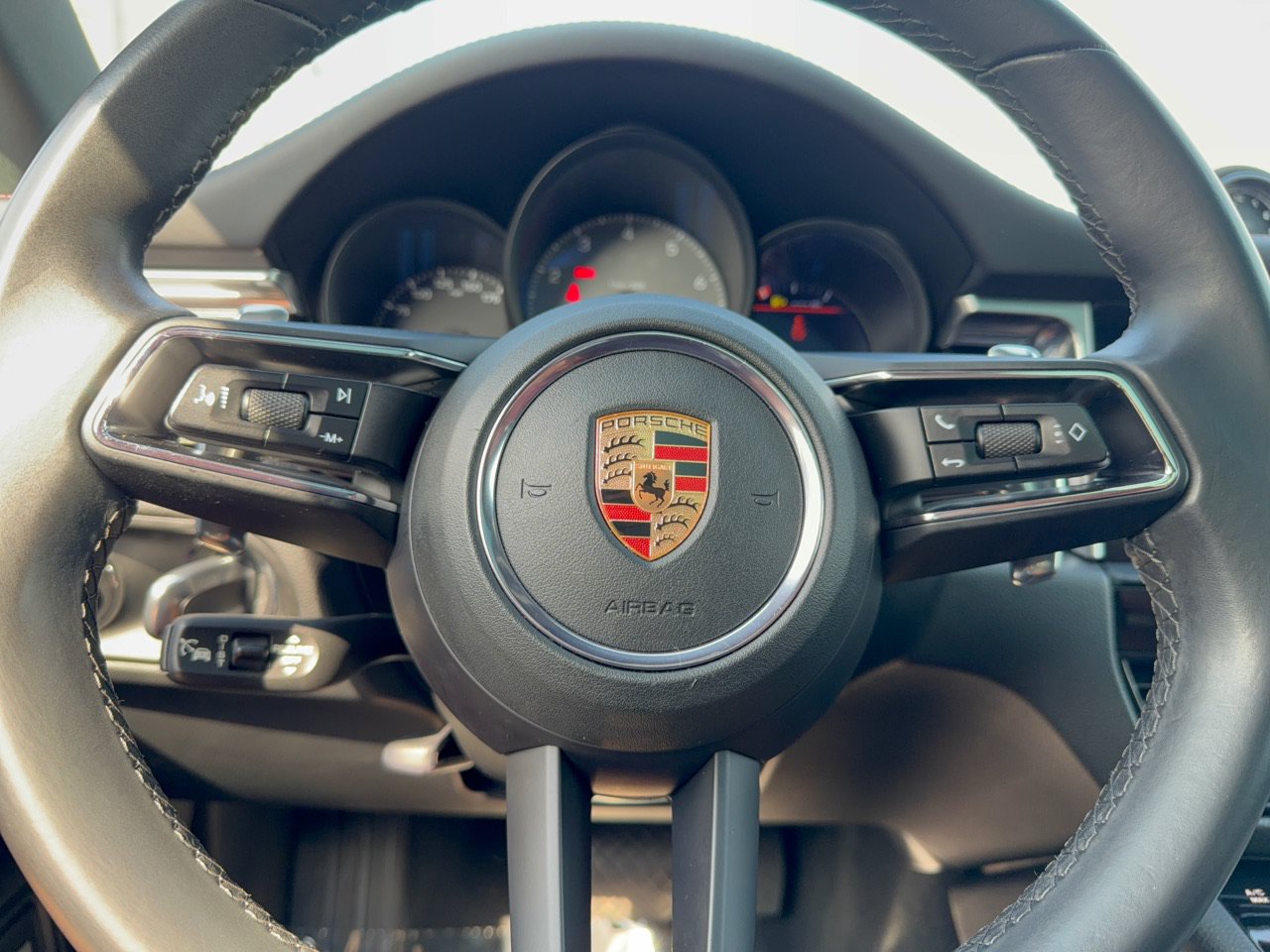 Certified 2024 Porsche Macan S AWD/4WD image 10
