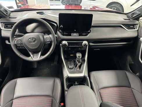 Used 2025 Toyota RAV4 XSE w/ Weather Package image 15