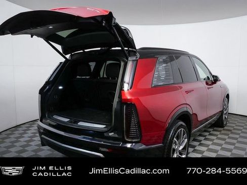 Certified 2026 Cadillac Vistiq Sport w/ LPO, Floor Liner Package image 27