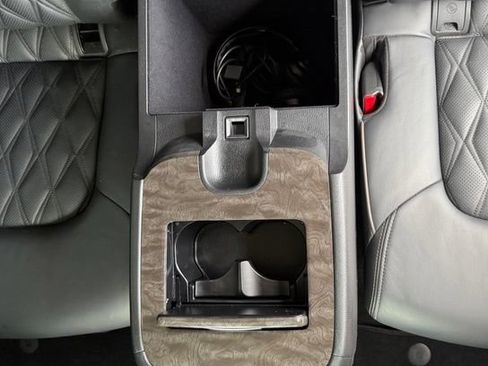 Used 2023 Nissan Armada Platinum w/ Captain's Chairs Package RWD image 23