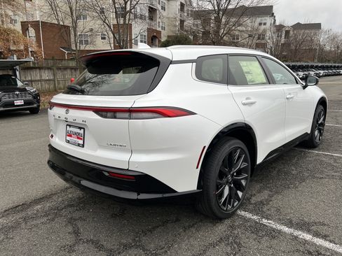 New 2025 Toyota Crown Signia image 4