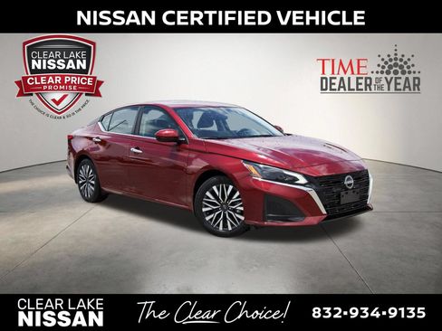 Certified 2024 Nissan Altima 2.5 SV w/ SV Premium Package FWD image 1