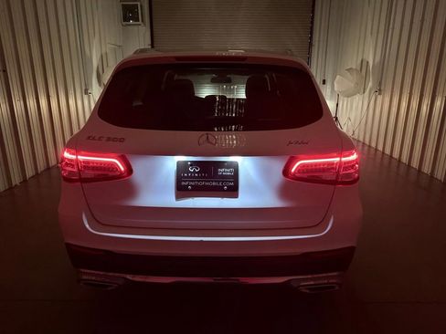 Used 2019 Mercedes-Benz GLC 300 image 9