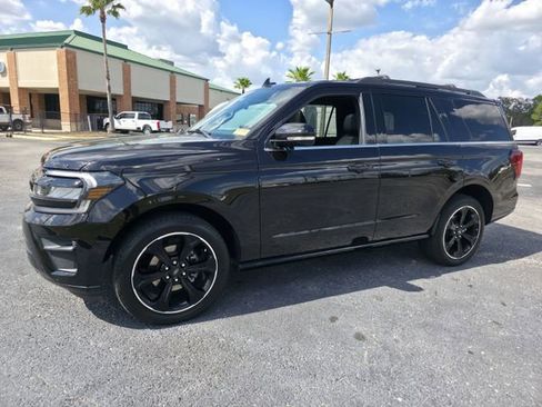 Certified 2023 Ford Expedition Limited image 9