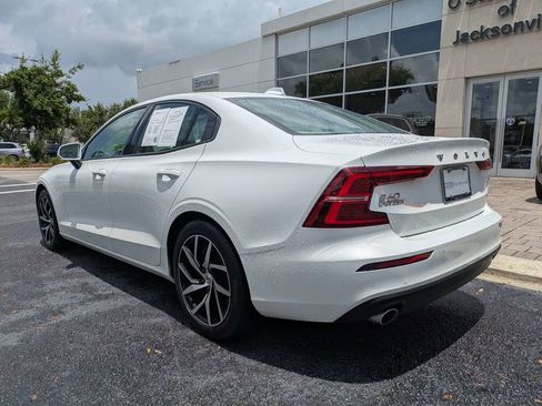 Used 2020 Volvo S60 T5 Momentum FWD image 4