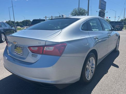 Used 2017 Chevrolet Malibu LT FWD image 5