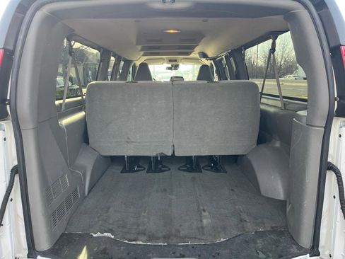 Used 2019 Chevrolet Express 3500 LT w/ LT Preferred Equipment Group RWD image 27
