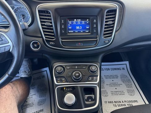Used 2015 Chrysler 200 Limited w/ Convenience Group FWD image 18