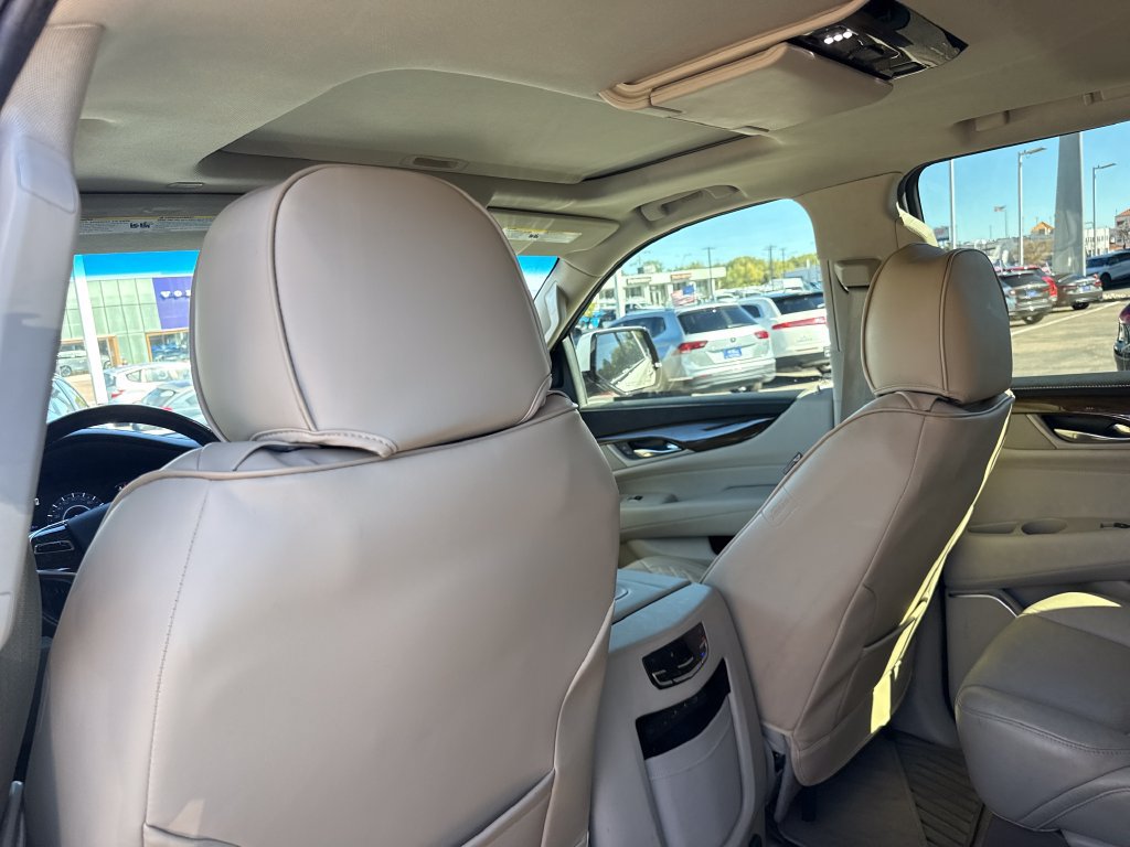 Used 2019 Cadillac Escalade Luxury RWD image 24