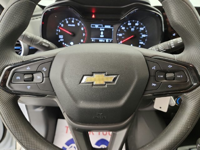 Used 2025 Chevrolet Trax LS w/ LS Convenience Package FWD image 14