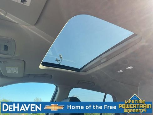 Used 2020 Chevrolet Traverse LT w/ LT Premium Package FWD image 20