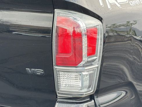 Used 2021 Toyota Tacoma TRD Off-Road w/ Technology Package AWD/4WD image 51