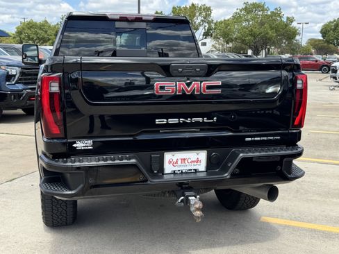 Used 2024 GMC Sierra 2500 Denali w/ Denali Reserve Package image 8