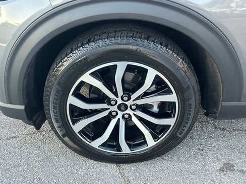 Used 2025 Ford Explorer ST-Line w/ Premium Package image 17