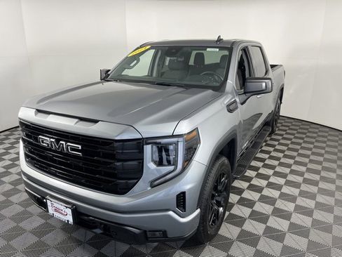 Used 2024 GMC Sierra 1500 Elevation w/ LPO, Elevation Black Package image 3