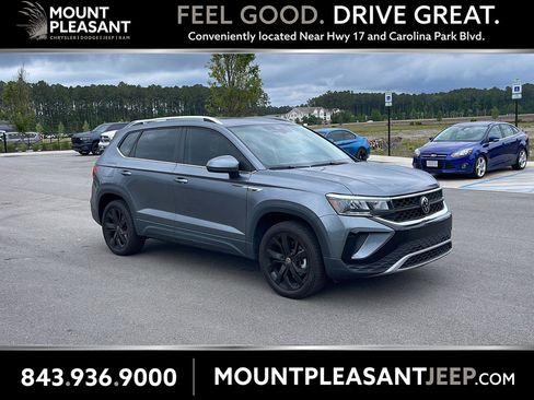 Used 2024 Volkswagen Taos SE FWD image 1