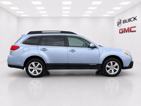 Used 2014 Subaru Outback 2.5i Premium w/ Moonroof Package AWD/4WD image 4