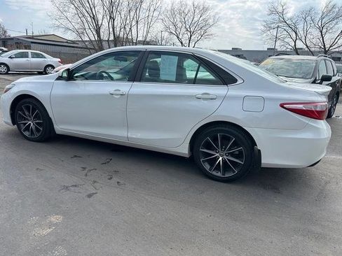 Used 2015 Toyota Camry XSE w/ Moonroof Package image 3