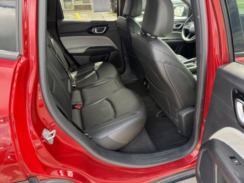 Used 2025 Jeep Compass Limited AWD/4WD image 21