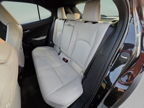 Used 2024 Lexus UX 250h FWD image 18