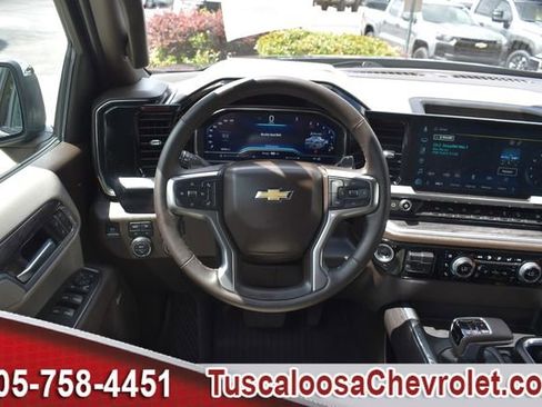 Used 2025 Chevrolet Silverado 1500 LTZ AWD/4WD image 28