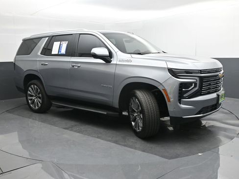 Used 2025 Chevrolet Tahoe High Country AWD/4WD image 7