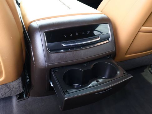 Used 2021 Cadillac Escalade ESV Premium Luxury RWD image 18