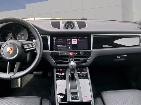 New 2025 Porsche Macan AWD/4WD image 16