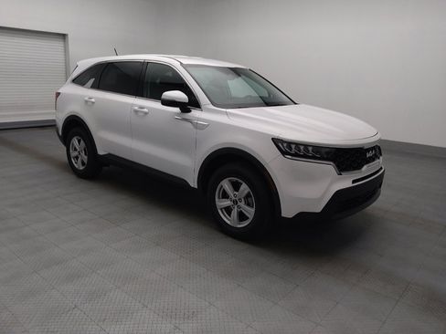 Used 2022 Kia Sorento LX AWD/4WD image 11