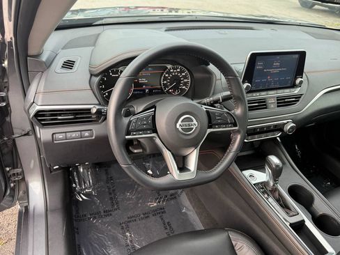 Used 2020 Nissan Altima 2.5 SR FWD image 16