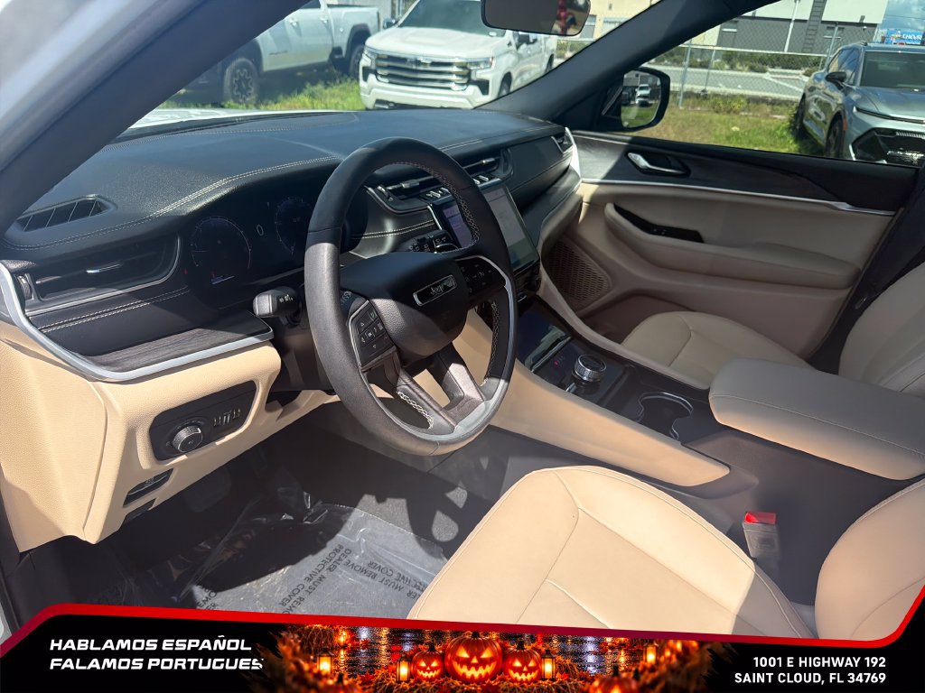 Used 2025 Jeep Grand Cherokee L Limited w/ Trailer Tow Package AWD/4WD image 14