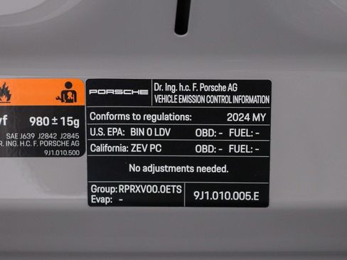 Used 2024 Porsche Taycan RWD image 36