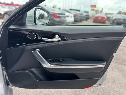 Used 2018 Kia Stinger RWD image 23