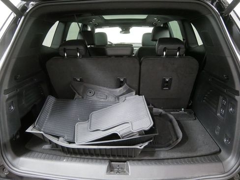 Used 2025 Buick Enclave Avenir image 5