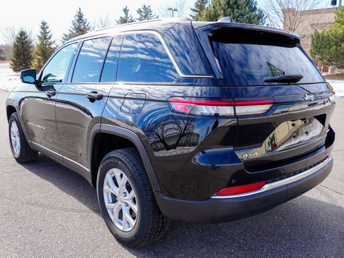 Used 2023 Jeep Grand Cherokee Limited AWD/4WD image 6