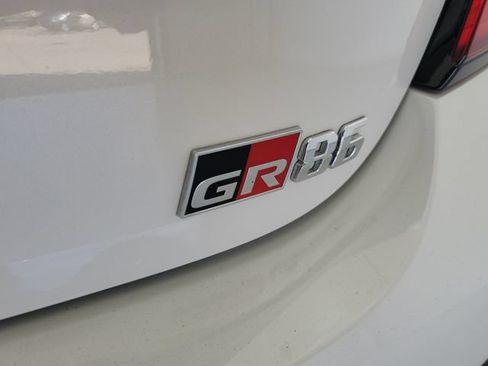 Used 2025 Toyota GR86 Premium RWD image 11