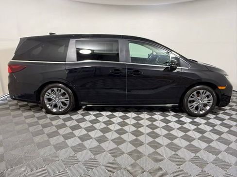 Used 2025 Honda Odyssey Touring image 7