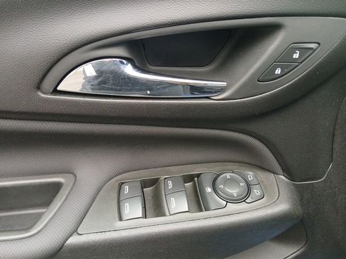 Used 2024 Chevrolet Equinox RS w/ RS Leather Package FWD image 11